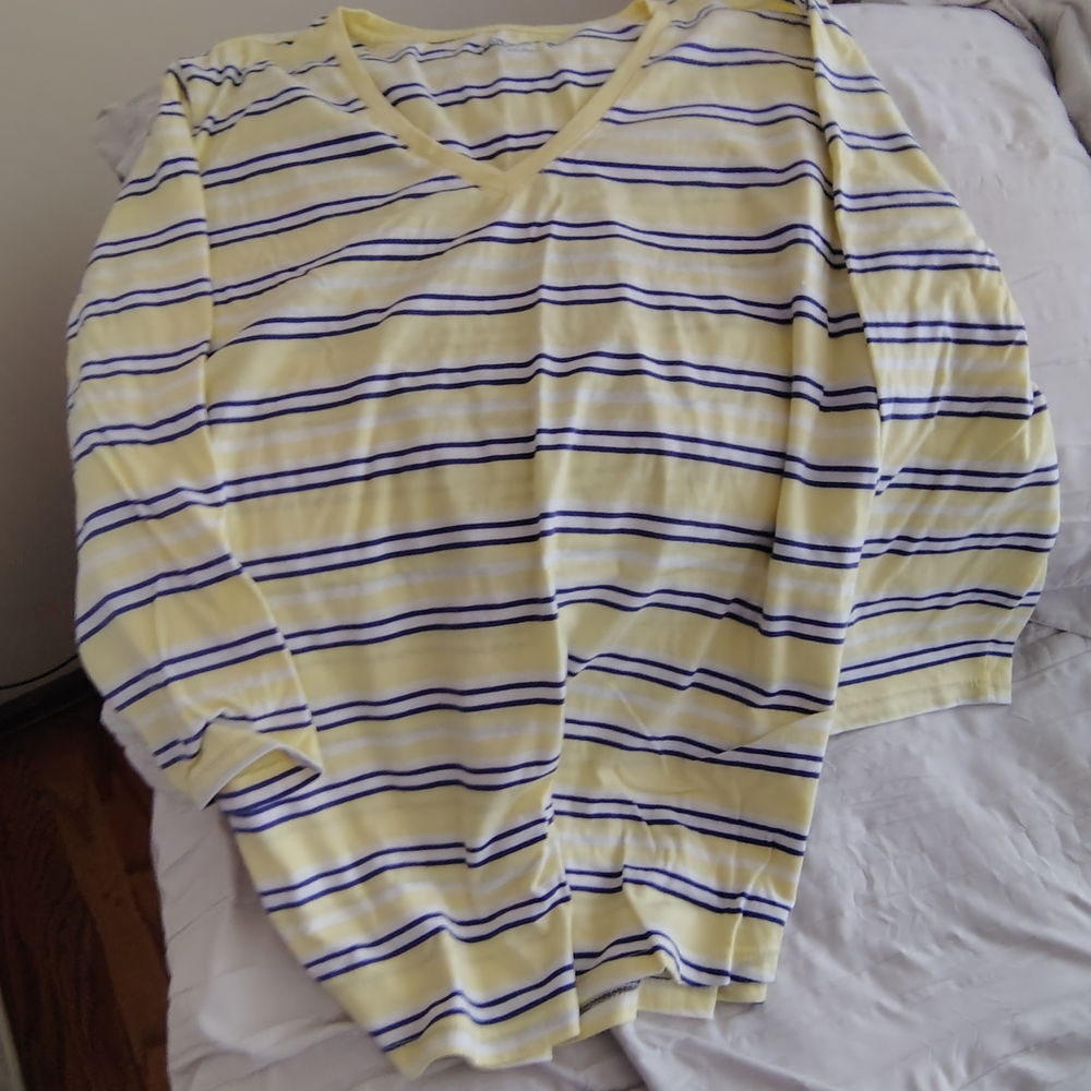 Basic Editions 🍡Striped V-Neck 3/4" Sleeve Top